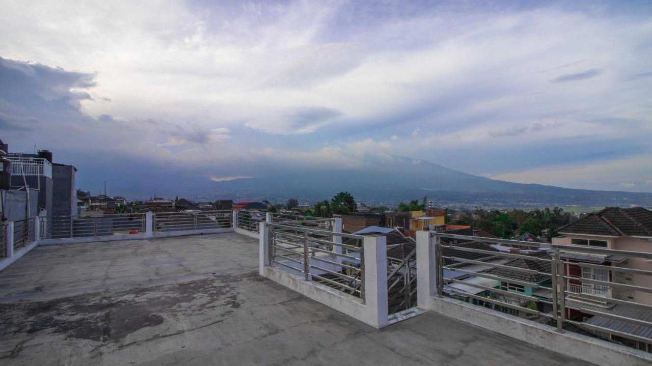 Villa El Nino 5 Bedroom Dengan Rooftop Mountain View Batu  Bagian luar foto