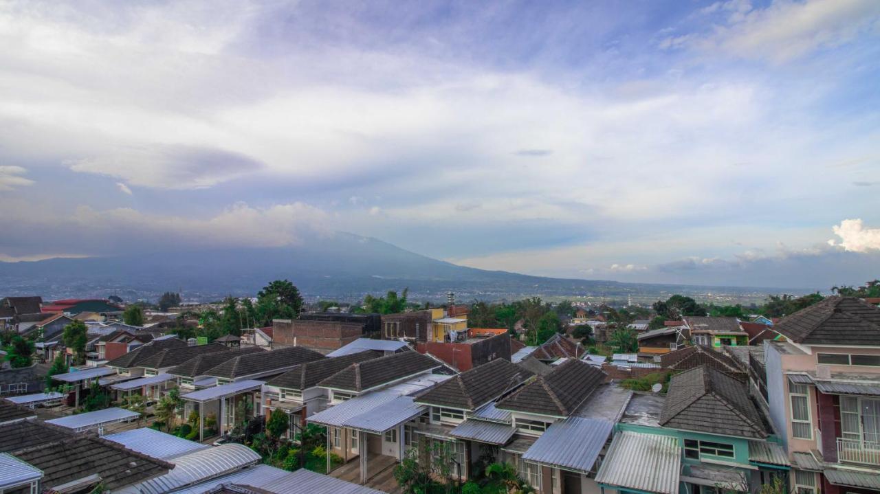 Villa El Nino 5 Bedroom Dengan Rooftop Mountain View Batu  Bagian luar foto